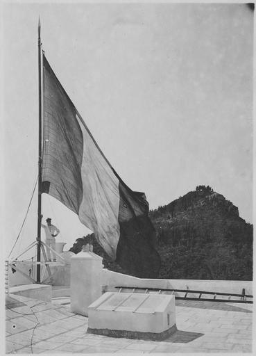 Guerre 14-18 — Quand le drapeau français flottait sur l'Achilleion de Corfou (1916) — 10 photos