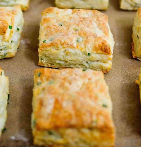 Carré au fromage et à l’ail au Thermomix : Une recette classique pour un régal salé ! Carré au fromage et à l'ail au Thermomix : Une recette classique pour un régal salé !