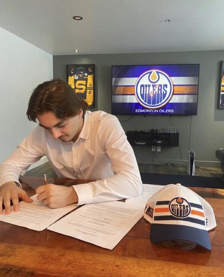 Xavier Bourgault a signé son contrat d’entrée avec les Oilers