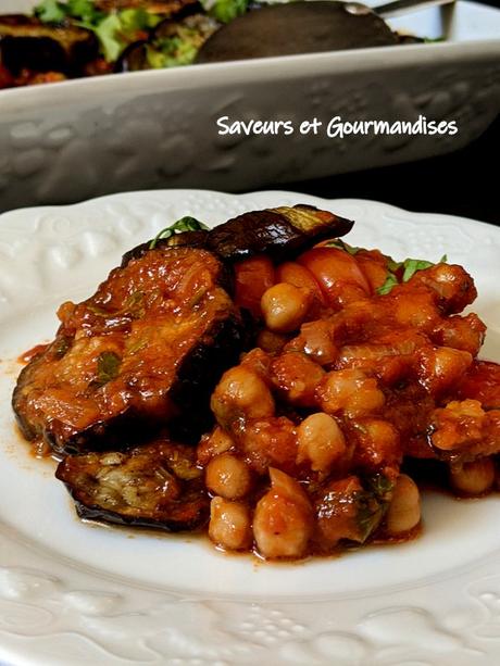 Aubergines aux pois chiche et aux tomates (Musaqa’a). de S. Tamimi. Aubergines aux pois chiche et aux tomates (Musaqa’a). de S. Tamimi.