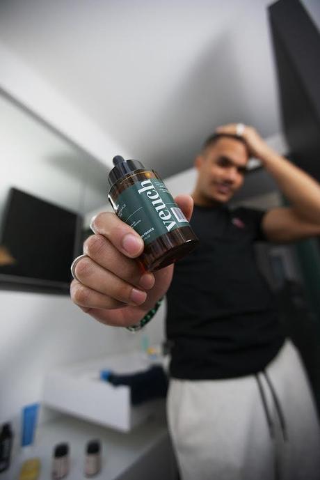 Veuch, des produits sur-mesure pour mettre fin aux chutes de cheveux Veuch, des produits sur-mesure pour mettre fin aux chutes de cheveux