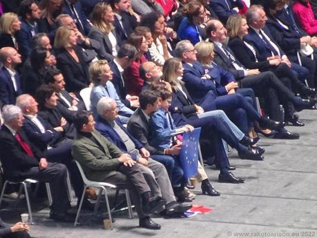 Élysée 2022 (41) : Emmanuel Macron descend dans l’arène