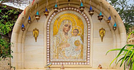 Marie place l’amour maternel au cœur des mystères du Salut