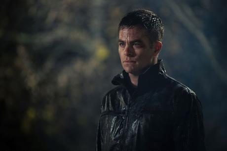 [CRITIQUE] : The Contractor