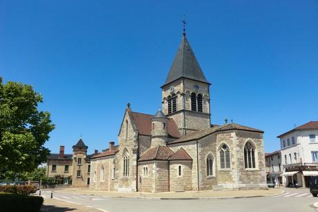 Eglise de la Nativité-de-la-Sainte-Vierge de Villars-les-Dombes © Benoît Prieur - licence [CC BY-SA 3.0] from Wikimedia Commons
