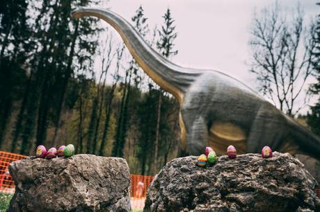 Jurassique Pâques : une chasse aux œufs chez les dinosaures !
