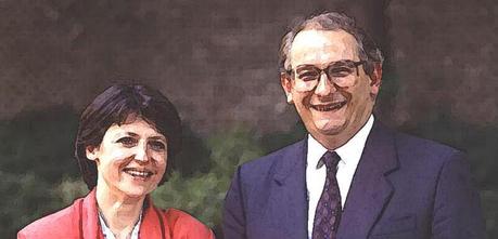 Un flamant rose au milieu des éléphants