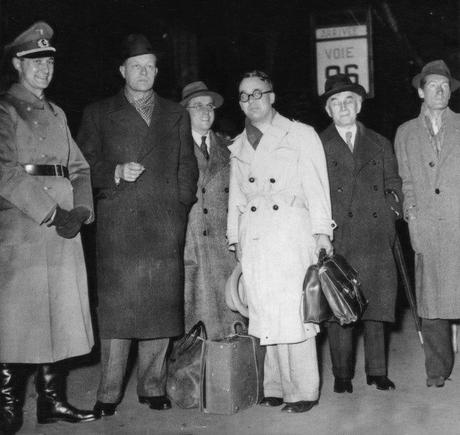 1941 – Paris -4- Avenue Victor-Hugo.