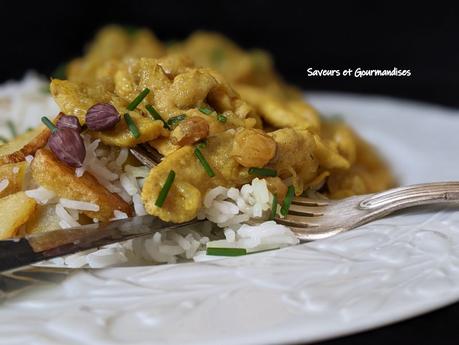 Curry de poulet au lait de coco. (recette très facile).