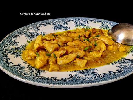 Curry de poulet au lait de coco. (recette très facile).