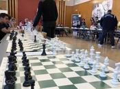 Pourquoi enfants martyrisent adultes échiquier