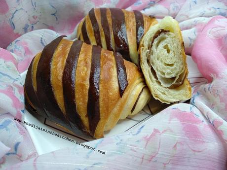 Croissants Bicolores / BICOLOR CROISSANTS / CROISSANTS DOS COLORES / كرواسان ثنائي اللون Croissants Bicolores / BICOLOR CROISSANTS / CROISSANTS DOS COLORES / كرواسان ثنائي اللون