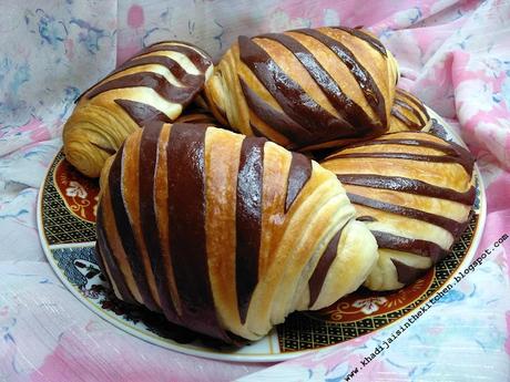 Croissants Bicolores / BICOLOR CROISSANTS / CROISSANTS DOS COLORES / كرواسان ثنائي اللون Croissants Bicolores / BICOLOR CROISSANTS / CROISSANTS DOS COLORES / كرواسان ثنائي اللون