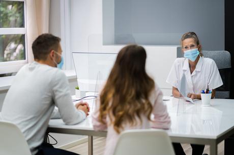 La plupart des femmes qui « attrapent » et développent un COVID-19 durant leur grossesse, transmettent des anticorps à leurs bébés à naître (Visuel Adobe Stock 377558535)