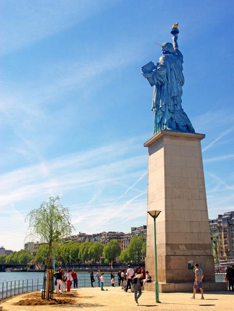 La Statue de la Liberté sur l'Île aux Cygnes à Paris © French Moments