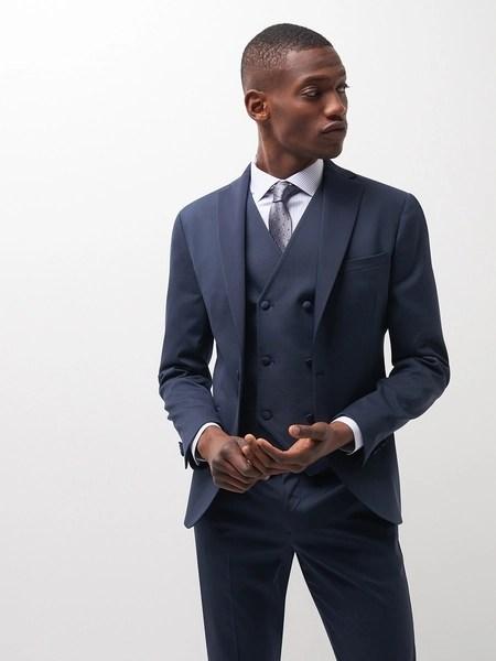 Tenue de mariage homme : costume d’un jour ou costume pour toujours ?