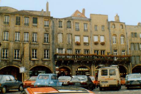 La place Saint-Louis au début des années 1980 © Pierre Guernier