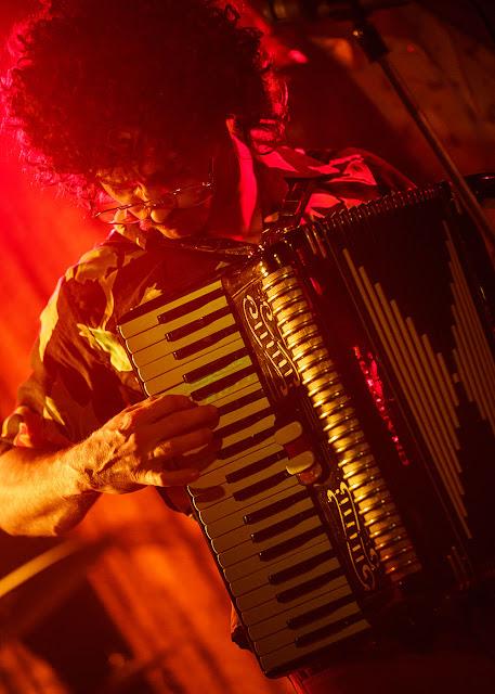 Premier teaser trailer pour Weird : The Al Yankovic Story signé Eric Appel Premier teaser trailer pour Weird : The Al Yankovic Story signé Eric Appel