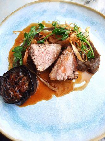 Quasi de veau, aubergines grillées © Patrick Faus Quasi de veau, aubergines grillées © Patrick Faus