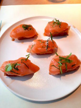 Sushis saumon, mayonnaise au chipotle © Patrick Faus .