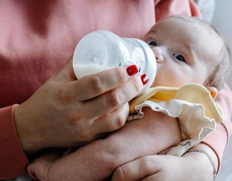 La pénurie nationale de lait maternisé frappe les garde-manger de l’archidiocèse – Catholic Philly