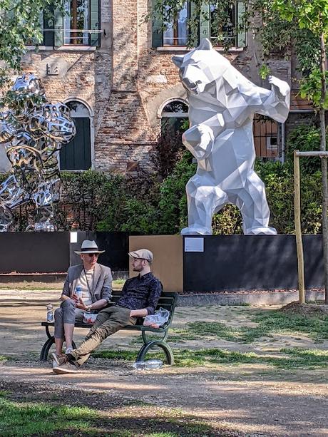 Biennale de Venise 2022 — Le bestiaire de Richard Orlinski aux Giardini della Marinaressa — 12 photos