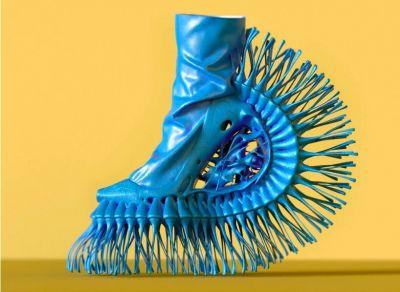 Chaussures conceptuelles de UV-Zhu