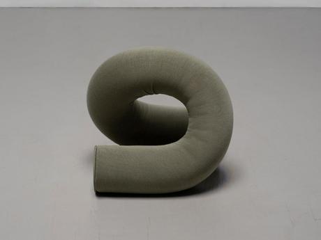 Le mobilier qui fait entrer des ronds dans des carres