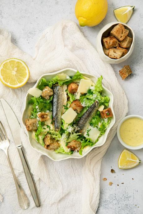 Salade césar aux « Sardines marinées au citron bio »