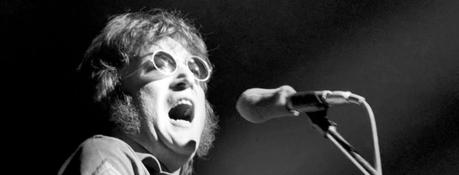 Regardez John Lennon jouer “Stand By Me” au Old Grey Whistle Test en 1975.