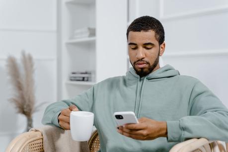 Sweat à capuche pour homme :  le retour en force de la pièce maîtresse