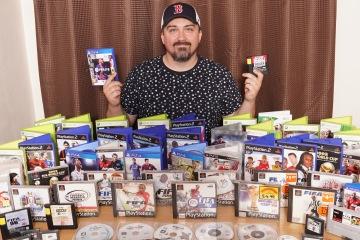 Je suis obsédé par le jeu de foot de la FIFA et j'ai sorti chaque copie au cours des 30 dernières années