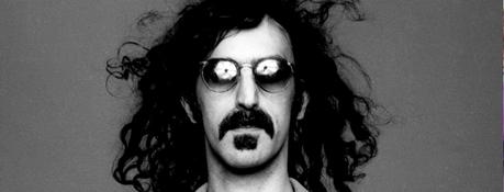 John Lennon a un jour reproché à Frank Zappa d’être un “putain d’intellectuel”.