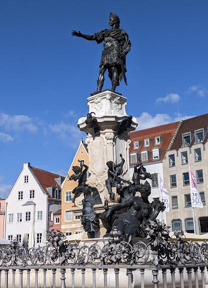 Augsburger Bronzeskulpturen / 23 Bilder — Les sculptures de bronze d'Augsbourg / 23 photos