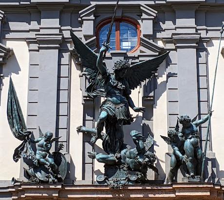 Augsburger Bronzeskulpturen / 23 Bilder — Les sculptures de bronze d'Augsbourg / 23 photos