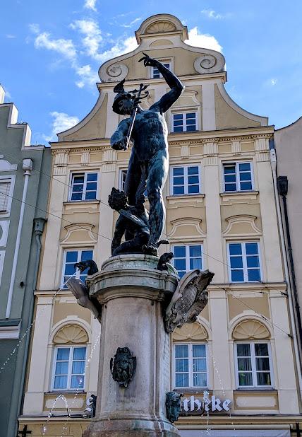 Augsburger Bronzeskulpturen / 23 Bilder — Les sculptures de bronze d'Augsbourg / 23 photos