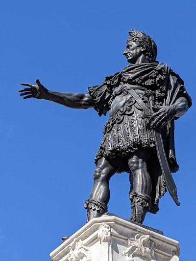 Augsburger Bronzeskulpturen / 23 Bilder — Les sculptures de bronze d'Augsbourg / 23 photos