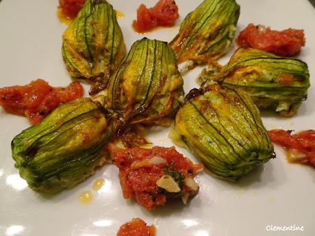 Fleurs de courgettes farcies et sauce tomate Fleurs de courgettes farcies et sauce tomate