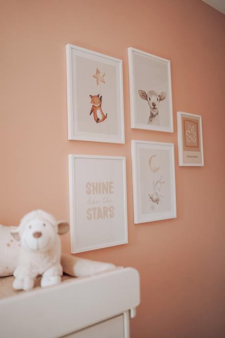 Desenio : chambre baby girl et cadres artistiques et minimalistes