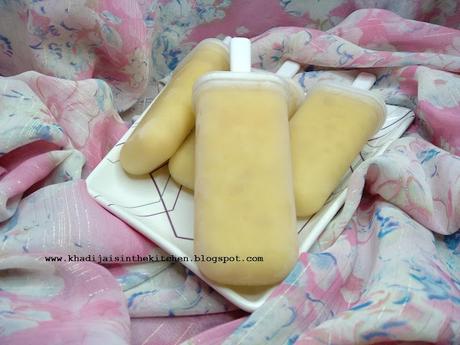 SUCETTES GLACÉES AUX PÊCHES, BANANES ET YAOURT GREC / PEACH, BANANA AND GREEK YOGURT POPSICLES / PALETAS DE MELOCOTÓN, PLÁTANO Y YOGUR GRIEGO / مصاصات الخوخ والموز والزبادي اليوناني