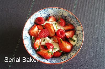 Dessert brousse, fraise et basilic