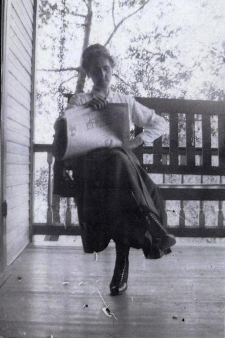 Grace Golden Clayton in Fairmont in 1910
