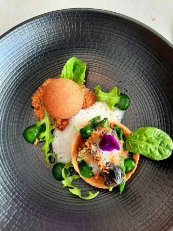 Sphère d'escargots au beurre persillé, tartelette aux épinads © Patrick Faus.