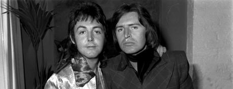 C’était l’idée de Paul McCartney de collaborer avec son frère Mike McCartney sur “McGear”.