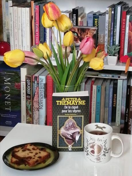 UN LIVRE, UN THE... UN LIVRE, UN THE...