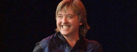 Un supergroupe comprenant Joey Molland de Badfinger marque le 50e anniversaire des albums classiques des Beatles “Rubber Soul” et “Revolver”.