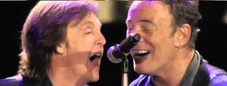 Regardez Bruce Springsteen se joindre à Paul McCartney pour “Glory Days” et “I Wanna Be Your Man”.