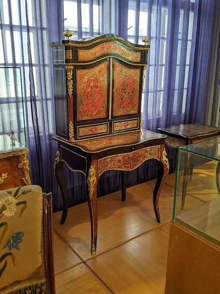 Mobilier de l'Achilleion — Le bonheur-du-jour de l'impératrice Elisabeth / Empress Elisabeth's desk and secretary