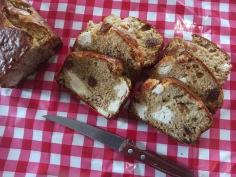 Mon délicieux cake chèvre et fruits secs Mon délicieux cake chèvre et fruits secs
