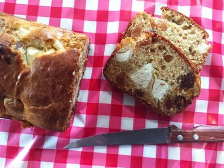 Mon délicieux cake chèvre et fruits secs Mon délicieux cake chèvre et fruits secs